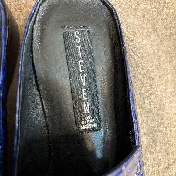STEVE MADDEN Sz 6.5 Blue Crocodile Pattern Slip On Pointy Toe Leather Mules - Picture 4 of 8